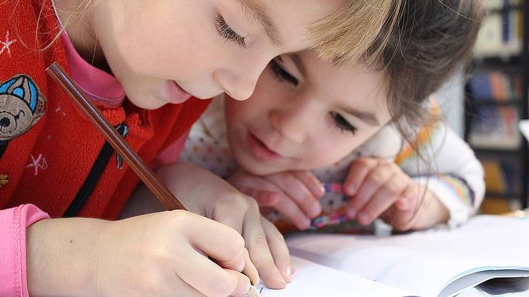 Afbeelding van kinderen op school Afbeelding van kinderen op school