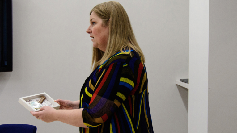 Wethouder Spoor tijdens ondertekening met de Beiaard, bron: Willem Schoofs Wethouder Spoor tijdens ondertekening met de Beiaard, bron: Willem Schoofs